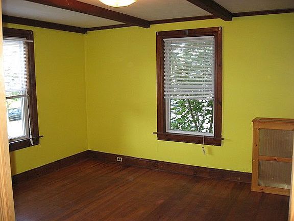 2nd image of 2 Weller Ave