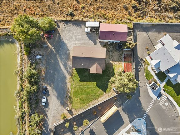 4th image of 2220 W Sielaff Lane