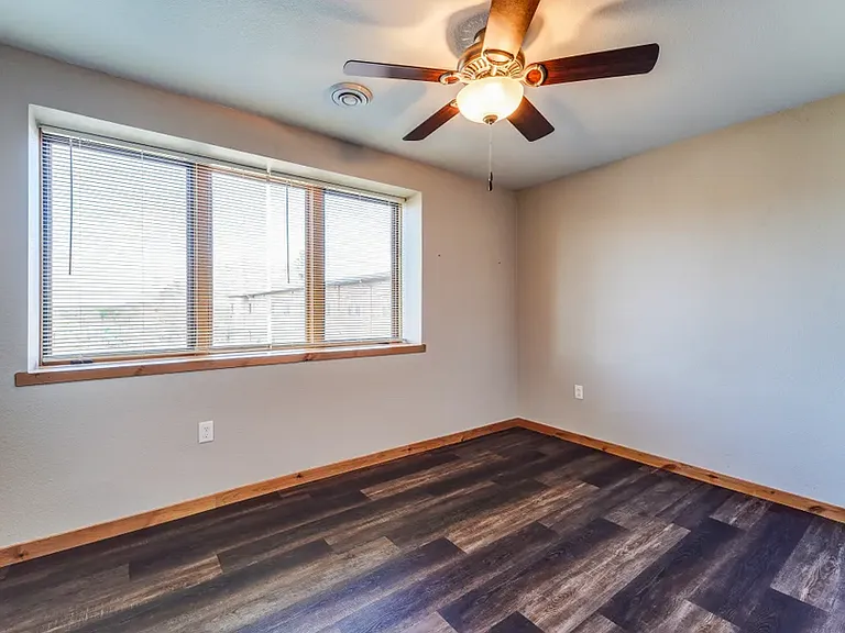Sunset Place Apartments — Photo 13