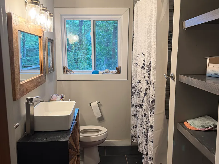 1302 James Blvd — Photo 19