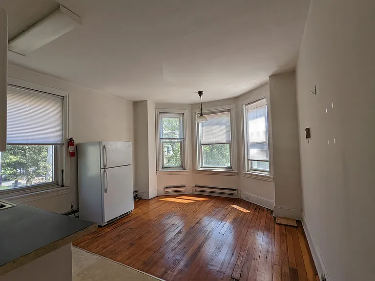 401-n-33rd-st-2r-12