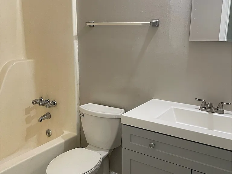518 W Wilding Dr — Photo 12