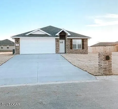 702 Nicholas Ln Photo 1
