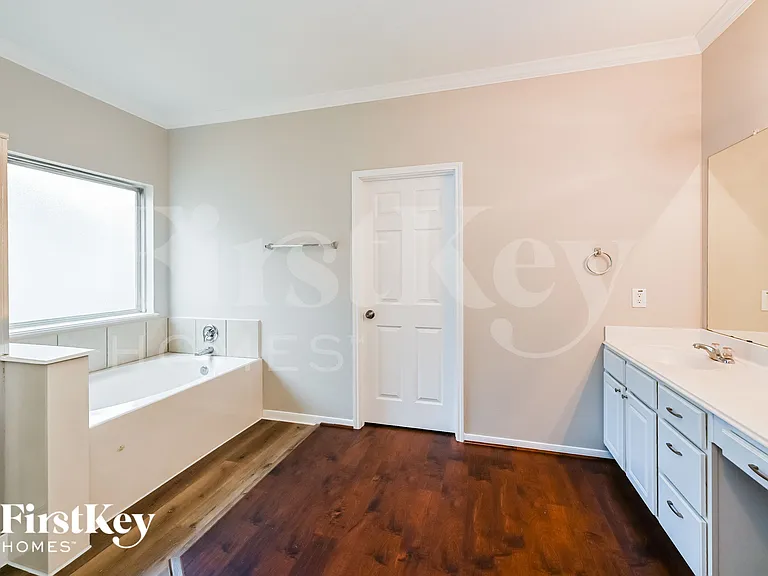 4822 Jarl Ct — Photo 13