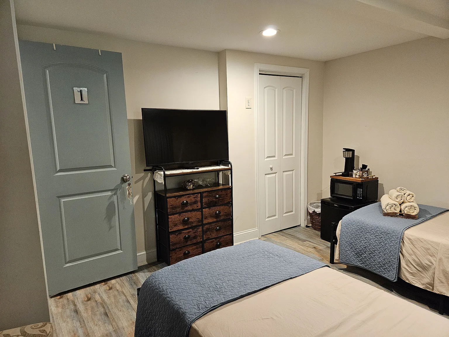 Ridgecrest Ln, East Point — Photo 3