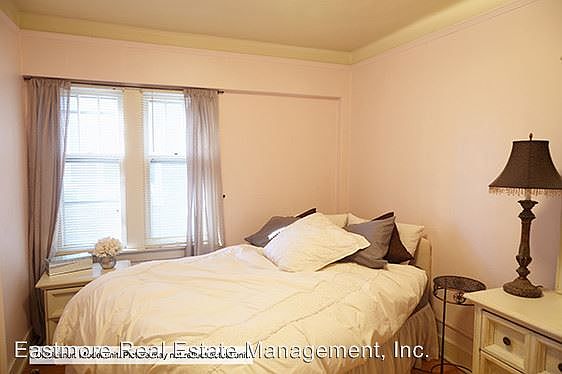 4th image of 903 E Kilbourn Ave APT 65