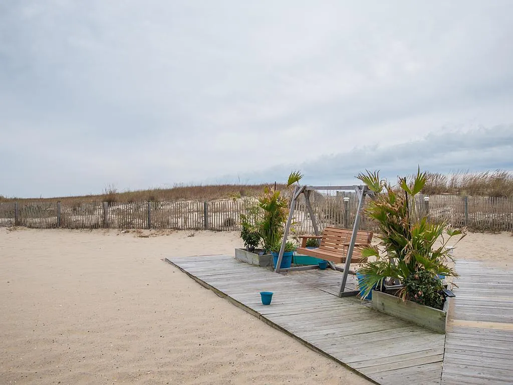 Atlantic Ave, Ocean City — Photo 2