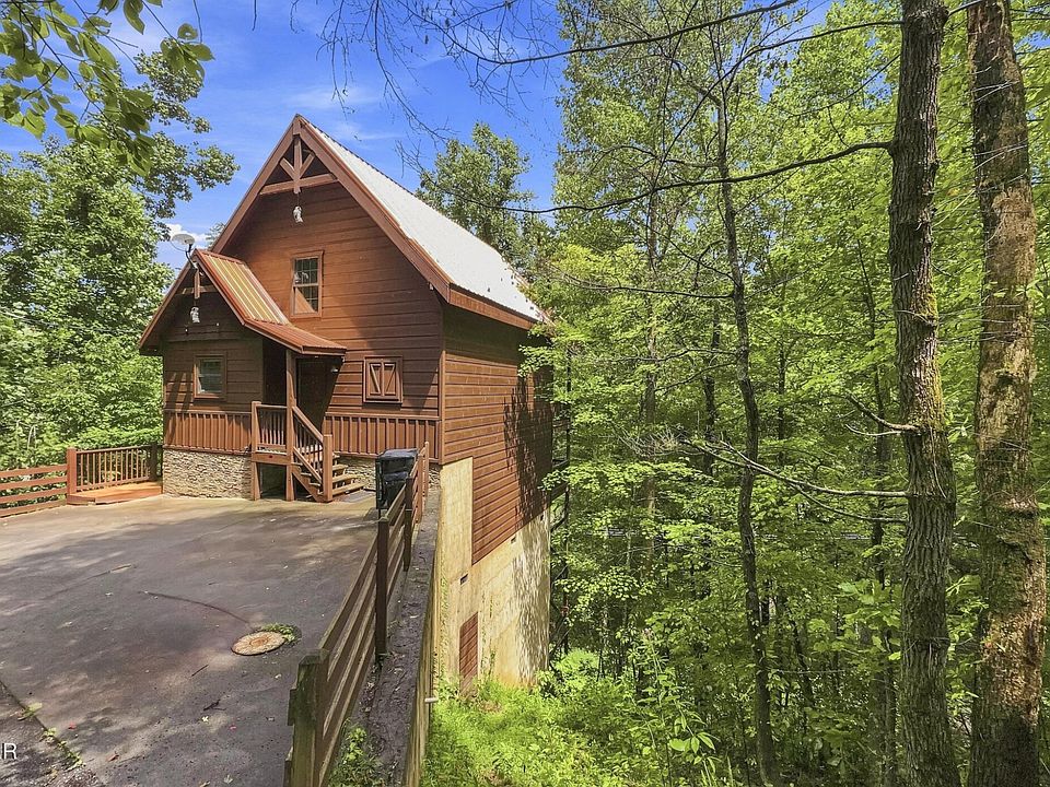 1st image of 2416 Balsam Cir