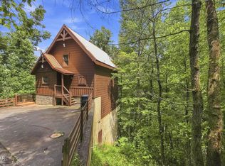 2416 Balsam Cir, Sevierville, TN 37876