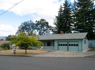 1067 W Pilger St, Roseburg, OR 97471