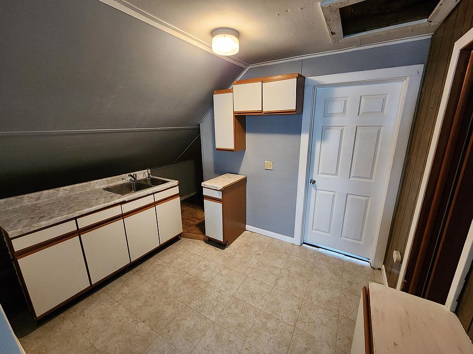1st image of 37 Phyllis Ave Floor 2