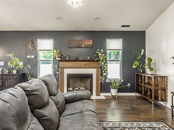 5th image of 2908 Rothe Ln