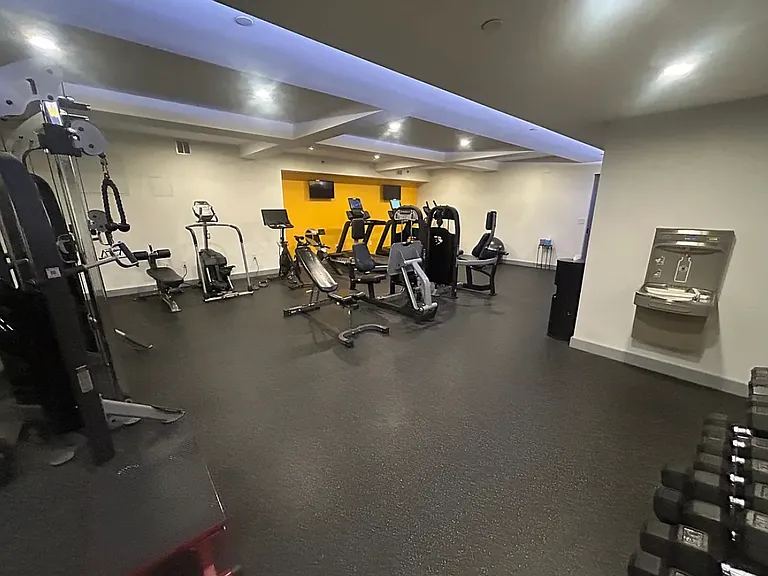 520 Parkside Ave #3B — Photo 6