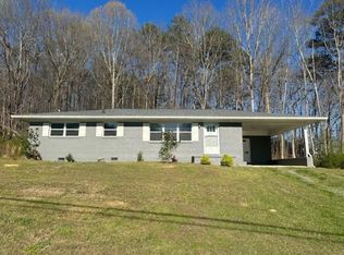 2711 Suncrest Dr, Dalton, GA 30720