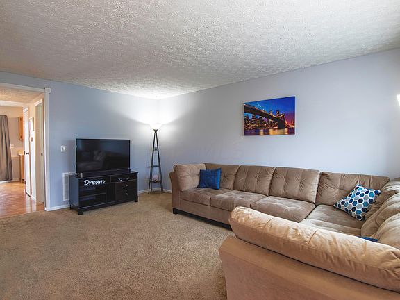 3rd image of 1000 Syracuse Ln #4A