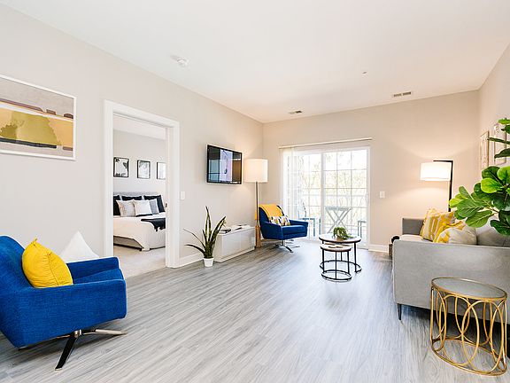 4th image of 9755 Mill Centre Dr #10005-486