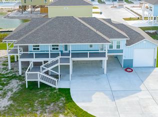 133 Palm Dr, Rockport, TX 78382