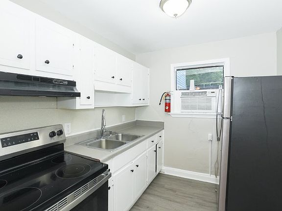 4th image of 949-953 Washington St SW #8