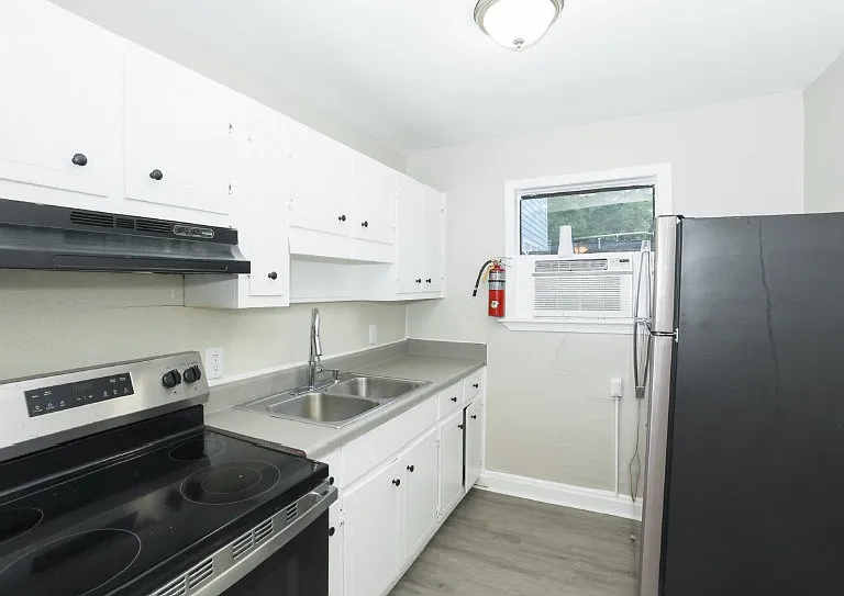 949-953 Washington St SW #8 — Photo 4