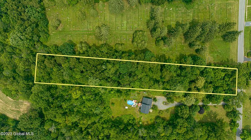 5th image of 153 Cemetery Road