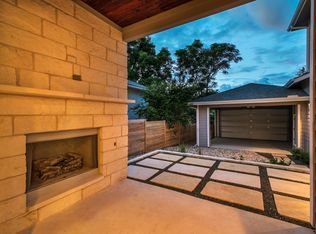 2100 E 10th St, Austin, TX 78702