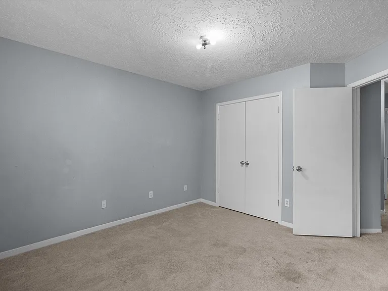 4915 Stone Harbor Dr — Photo 36