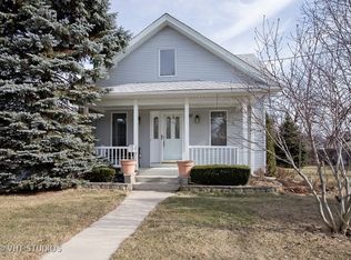 481 S McHenry Ave, Crystal Lake, IL 60014