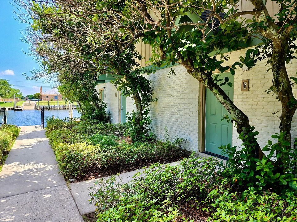 2nd image of 4848 Pontchartrain Dr #24