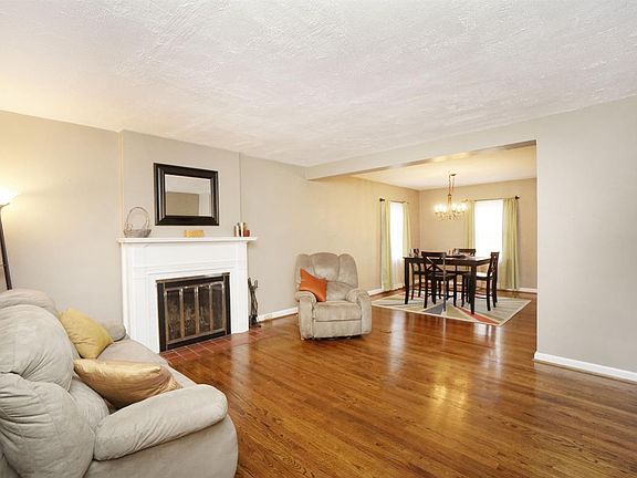 5th image of 1650 Longbourne St