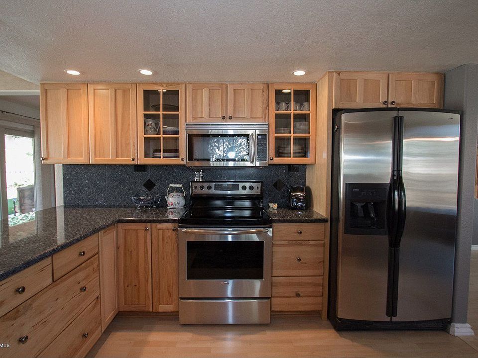 1st image of 1090 W Graythorn Pl