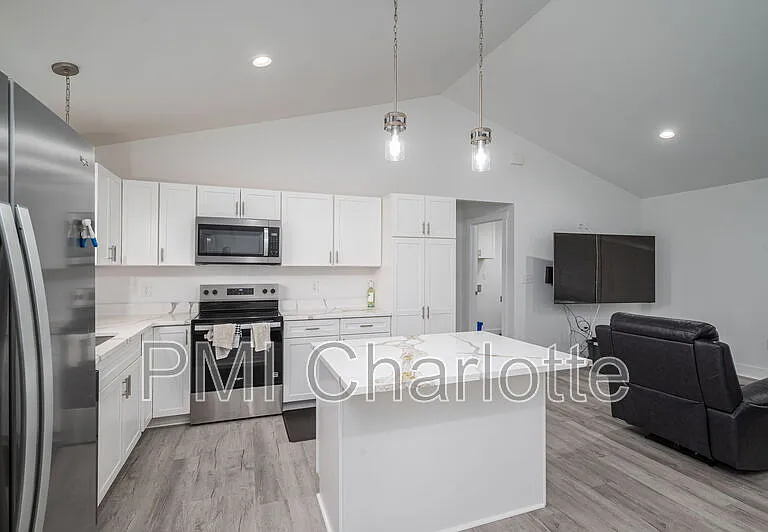 2128 Chatfield Rd — Photo 15