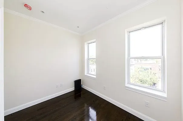 Rented by Avenues Real Estate | media 11