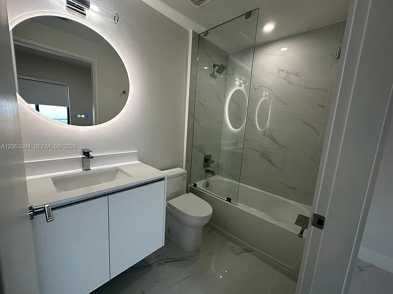 710 NE 29th St #206 — Photo 50