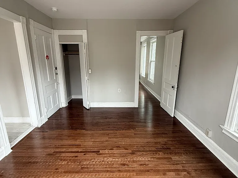 83 Sachem St #2R — Photo 5