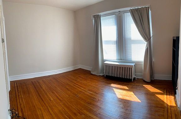 3rd image of 217 Buckingham Pl #3