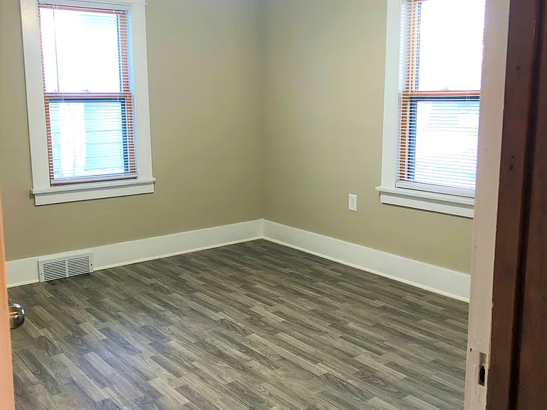 2518 S 46th Ave — Photo 12