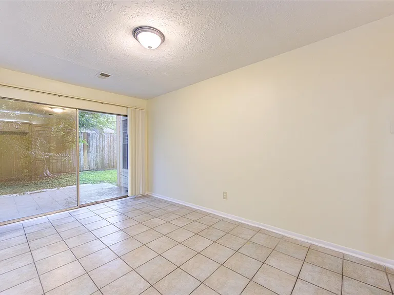 12810 Chaseland Ln — Photo 15
