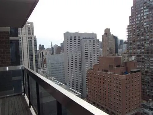 Rented by R New York | media 16