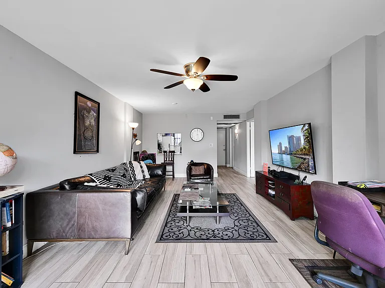 103 Royal Park Dr #2E — Photo 6