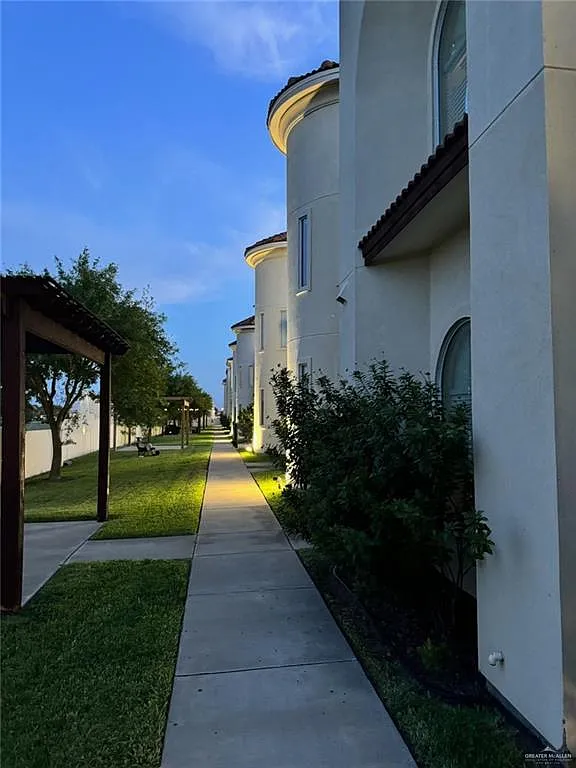 Building Photo - 1412 E Keeton Ave #28