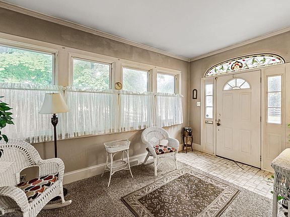 2nd image of 326 W Beardsley Ave