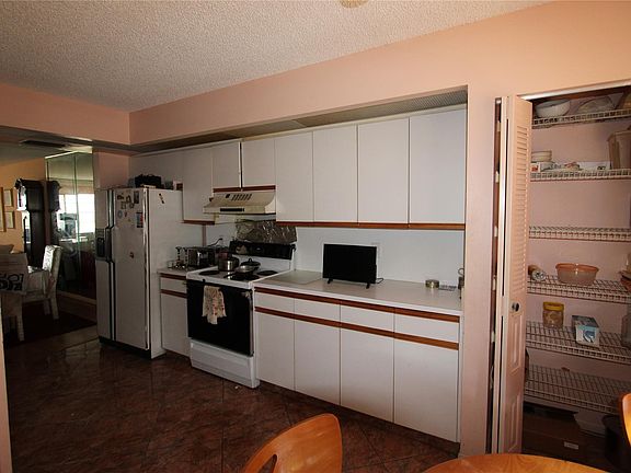 4th image of 1606 Abaco Drive #J4