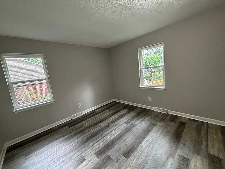 2904 NW Bristol Ct — Photo 9