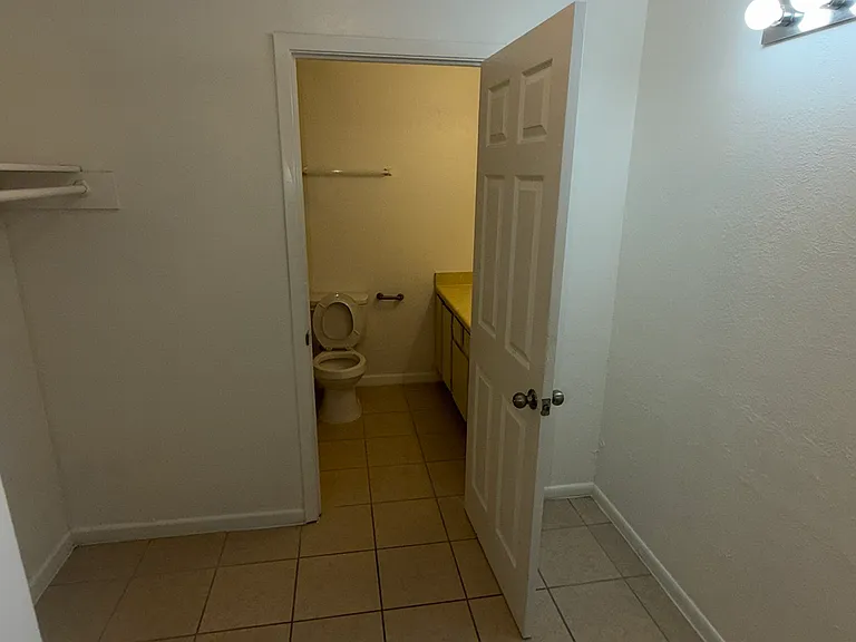3608 Robinhood Dr — Photo 7