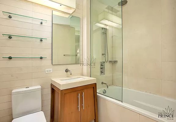 3rd image of 88 Greenwich St APT 826