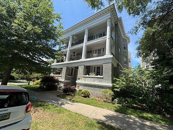 3rd image of 1005 Colonial Ave APT 7