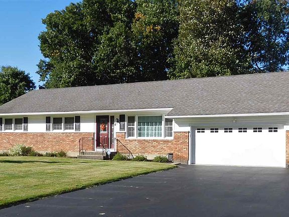2nd image of 14 Lace Ln
