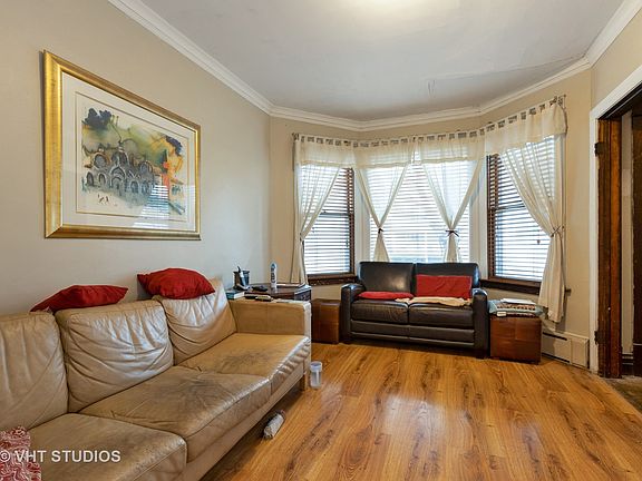 2nd image of 4021 N Kilbourn Ave