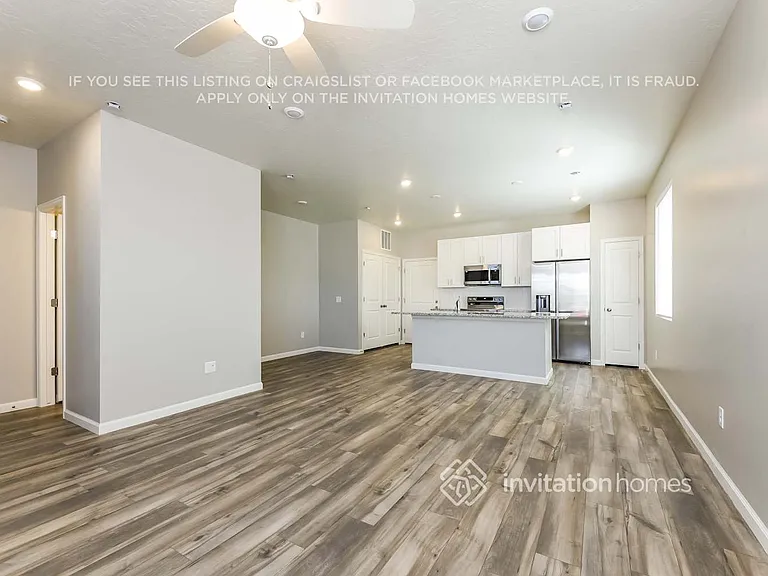 108 N Riverside Dr — Photo 4