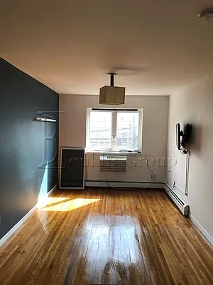 Rented by Bouklis Group | media 2